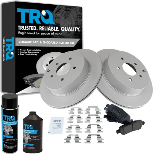 TRQ Kit de pastillas de freno de cerámica premium traseras y rotor recubierto con productos químicos compatibles con Nissan