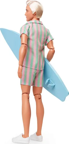 Miniatura 5 de Barbie The Movie Ken Doll con juego de playa a rayas rosa pastel y verde con tabla de surf y zapatillas blancas