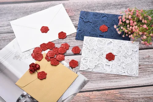 Miniatura 6 de Yoption 50 calcomanías adhesivas para sellos de cera con letra roja metálica, sellos de sobre, sellos de sobre, calcomanías de cera autoadhesivas
