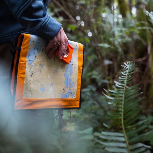 Miniatura 4 de AquaQuest Trail Map - Funda 100% impermeable para bolsa seca, protector de mapas, soporte para documentos al aire libre con ventana transparente