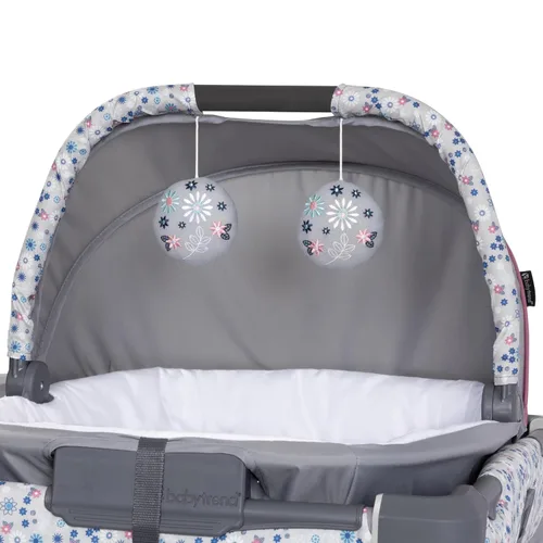 Miniatura 8 de Baby Trend Centro de Guardería con Cuna con Balanceo, Cápsula de Sueño, Cambiador con Volteado, Rosa Daisy