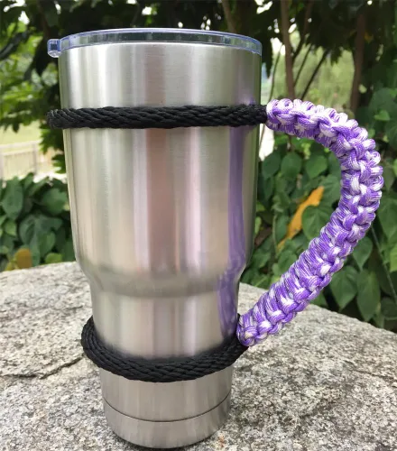 Miniatura 4 de MOCE Mango de paracaídas hecho a mano para vaso Yeti/Rtic/Ozark Trail Rambler de 30 onzas. Morado/Blanco Violeta/Blanco