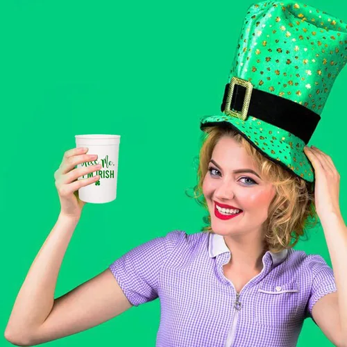 Miniatura 6 de Kiss Me I'm Irish - Juego de tazas de plástico para el día de San Patricio, 12-16 onzas para recuerdos de fiesta y decoraciones temáticas de trébol