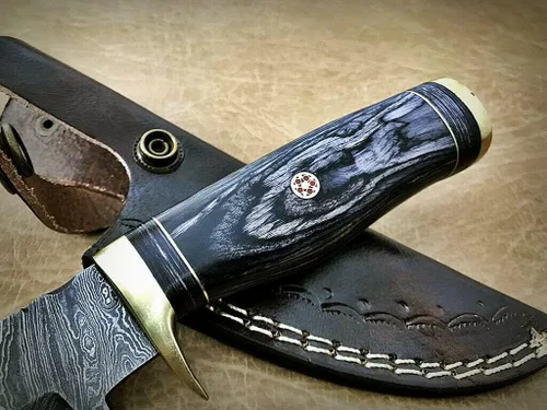 Miniatura 7 de Cuchillo de hoja fija de acero de Damasco con funda de cuero, escala de madera redonda con protector de dedo de latón y tapa, cuchillo de piel de 8