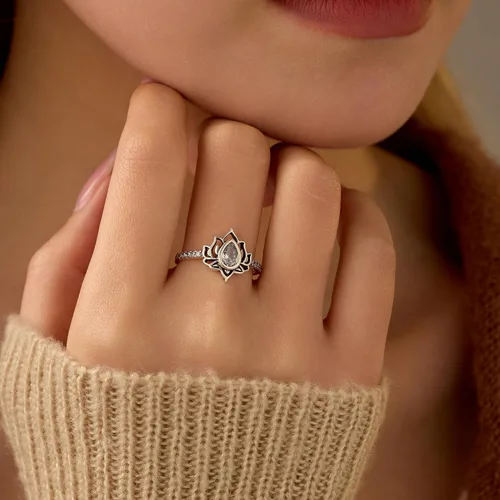 Miniatura 2 de LOVECOM Anillo de loto para mujeres, adolescentes y niñas, plata de ley 925, anillos de promesa de flor de loto, circonita cúbica, anillo inspirador