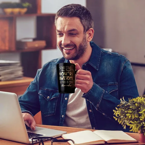 Miniatura 5 de Regalos de agradecimiento de aniversario y cumpleaños para hombres, a veces olvidas que eres increíble - Taza inspiradora única de cerámica negra