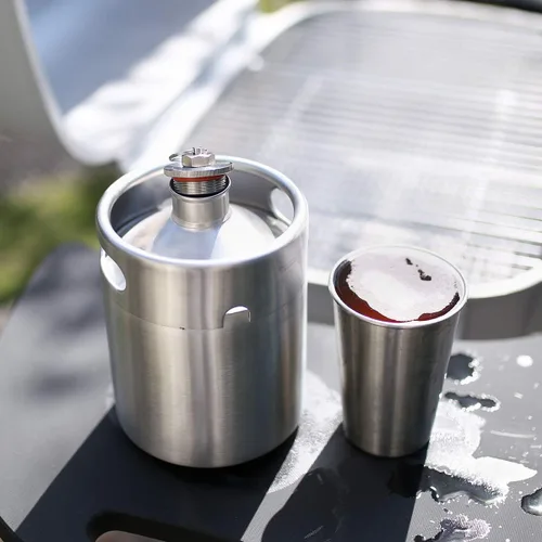 Miniatura 3 de TMCRAFT Mini barril de acero inoxidable de 64 onzas, jarra de cerveza portátil con válvula de escape diseñada para mantener la bebida fresca.