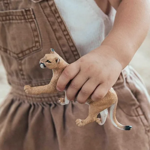 Miniatura 4 de Safari Ltd. Figura de león de montaña, figura realista de plástico de 5.5 pulgadas, juguete educativo para niños, niñas y niños a partir de 3 años