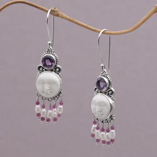 Miniatura 2 de NOVICA Aretes de araña hechos a mano con perlas de agua dulce cultivadas y amatista, plata de ley 925, granate de hueso, morado y blanco, piedra