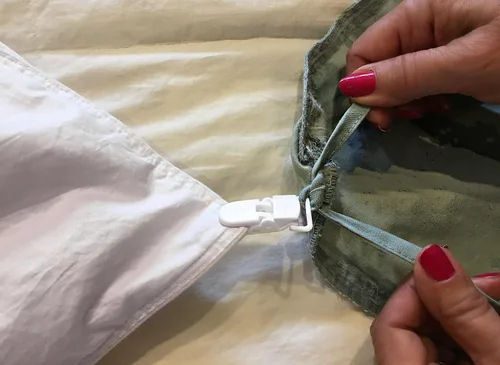 Miniatura 4 de Clips de edredón para asegurar los insertos - Sistema completo de ropa de cama ajustada para dormir - Incluye clips de relleno de edredón y lazos