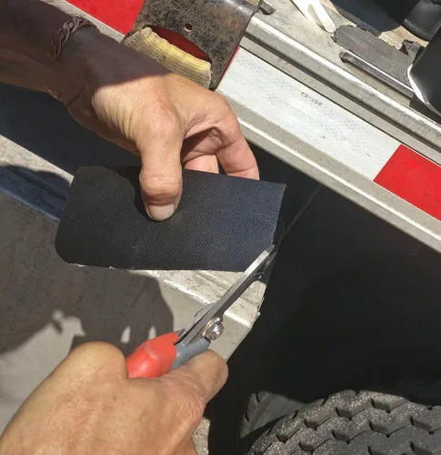 Miniatura 4 de Cinta de reparación de lona de vinilo (6" x 50') (negro)