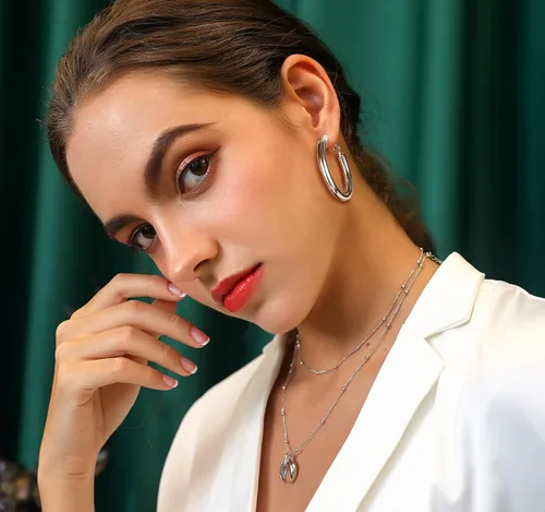 Miniatura 8 de Aretes de aro gruesos de acero inoxidable para mujer, minimalistas y elegantes, chapados en negrooro, aretes redondos hipoalergénicos, tamaño 1.181