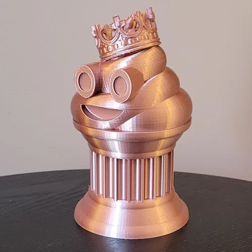Miniatura 2 de Znet3D Trofeo de emoji King Poop – Premio divertido y regalo – Hecho a mano con fabricación aditiva – 6 pulgadas de alto – Con un emoji de caca seda