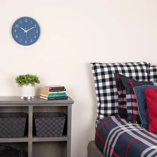Miniatura 2 de Reloj de pared silencioso azul medianoche, con números y manecillas que brillan en la oscuridad, decoración moderna y llamativa del hogar