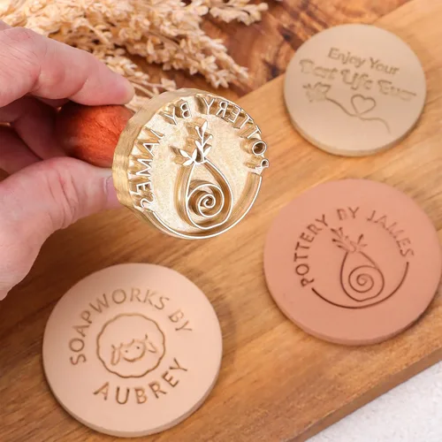 Miniatura 2 de Terwex Sello de cerámica personalizado – Sello de arcilla personalizado con tu diseño de logotipo – Crea impresiones únicas en cerámica