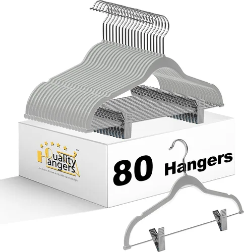 Miniatura 17 de Paquete de 80 perchas de plástico de calidad negra no aterciopeladas, no flocadas, compactas con clips de metal para faldas, pantalones, blusas
