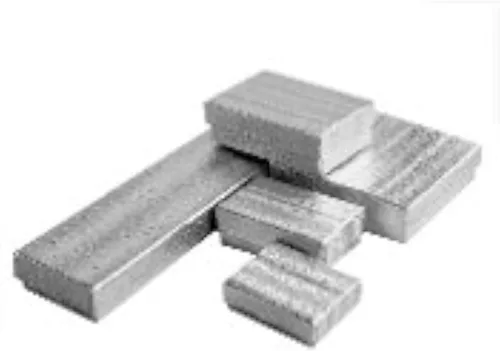Miniatura 17 de TheDisplayGuys - Paquete de 100 cajas de cartón rellenas de algodón #33 para joyas, papel de aluminio plateado (3.5 x 3.5 x 1.0 pulgadas)