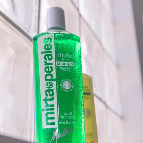 Miniatura 3 de Mirta de Perales Champú de Hierbas para Cabello Normal a Grasa Complejo Hexaplant y proteína de trigo, equilibra el cuero cabelludo, añade brillo