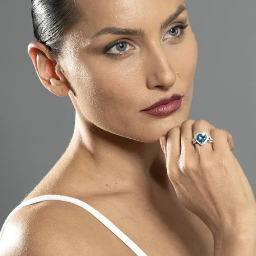 Miniatura 4 de Peora Anillo de corazón con topacio azul suizo y topacio blanco para mujer, oro blanco de 14 quilates, piedra natal de piedras preciosas auténticas