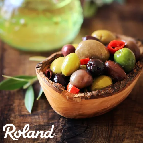 Miniatura 8 de Roland Foods Mezcla de aceitunas griegas country, aceitunas enteras sin hueso marinadas con ajo y pimientos Pepperoncini, alimentos importados