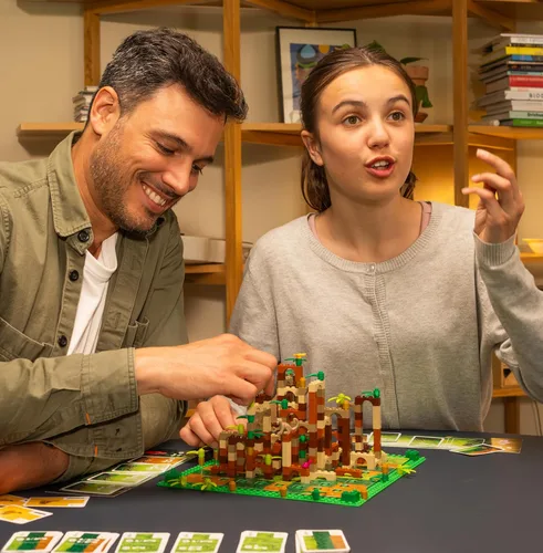 Miniatura 7 de Dotted Games Monkey Palace: Un Juego de Mesa de Lego - ¡Construye Tu Camino a la Victoria Ladrillo por Ladrillo! Divertido Juego Familiar
