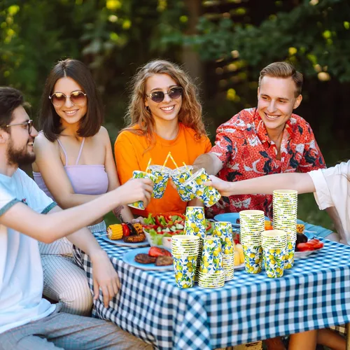 Miniatura 5 de Tessco - Juego de 50 vasos de papel Capri Lemon con tapas y pajitas, 12 onzas, azulejos azules italianos, tazas frías de limón italiano para fiesta