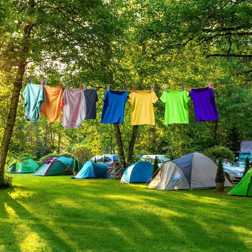 Miniatura 4 de Windyun Cuerda de ropa de viaje portátil ajustable de 26 pies, cuerda de secado de lavandería con 24 pinzas coloridas a prueba de viento, 24