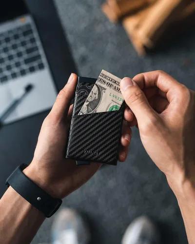 Miniatura 4 de VULKIT Cartera desplegable para tarjetas de crédito con ranuras de cuero adicionales con bloqueo RFID, funda delgada de metal para tarjetas, Carbon