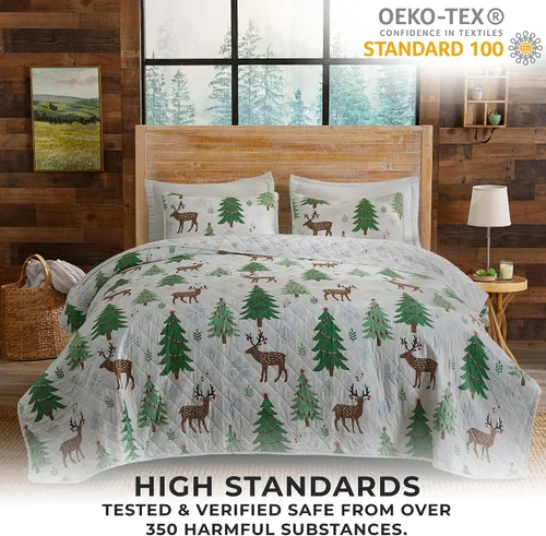 Miniatura 5 de Great Bay Home Juego de edredón navideño de 3 piezas con fundas de almohada. Colcha cubrecama reversible con patrón navideño. Colección Holly Ciervo