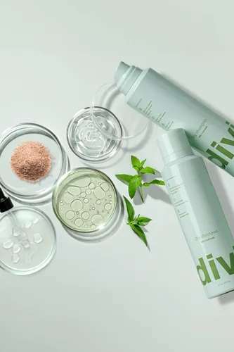Miniatura 4 de Divi Dry Shampoo Duo – Incluye champú seco de tamaño completo y tamaño de viaje – Refresca instantáneamente el cabello, absorbe el aceite y añade