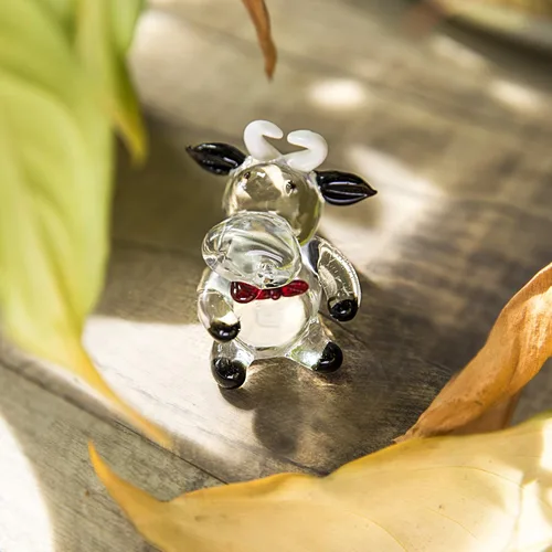 Miniatura 3 de QFkris - Figura coleccionable de vaca negra de vidrio soplado de 2.5 pulgadas Mini Statues, Handmade, Art Glass, Farm Animal DIY Craft Ornament