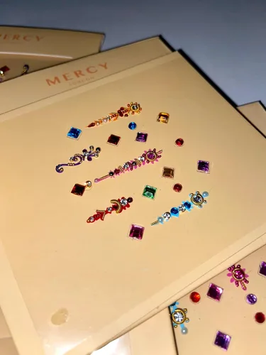Miniatura 4 de Mermaid Face Gems FESTIVAL BEAUTY Cristales decorativos para la cara. Bindi para el cuerpo.