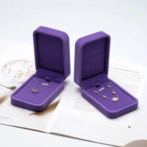 Miniatura 3 de Caja de regalo de joyería de terciopelo clásico para collar colgante (púrpura)