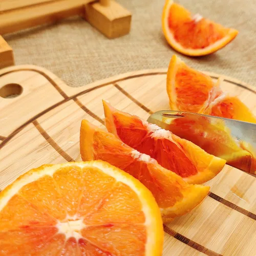 Miniatura 5 de Youkoo Juego de tabla de cortar de bambú pequeña, mini tabla de cortar de madera de frutas, tabla de queso con forma de caracol y abeja