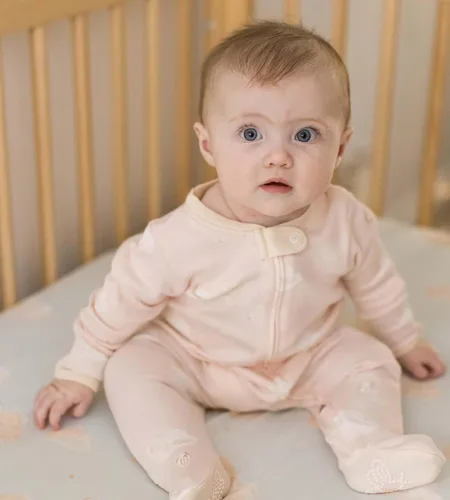 Miniatura 5 de Burt's Bees Baby Pijama con pies de algodón orgánico para niña