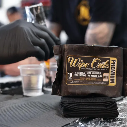 Miniatura 6 de Wipe Outz Toallas negras para tatuajes – Toallitas secas de alta calidad para tatuajes y cuidados posteriores de PMU – Toallitas suaves