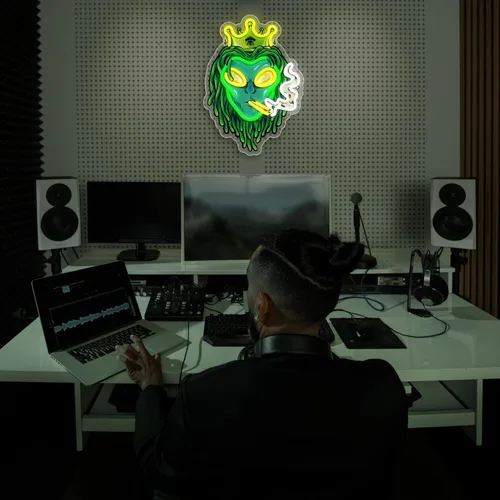 Miniatura 6 de Letreros de neón de alienígena verde con luces LED, luces de neón LED de alienígena fumador con corona, luces de neón LED de alienígena con corona
