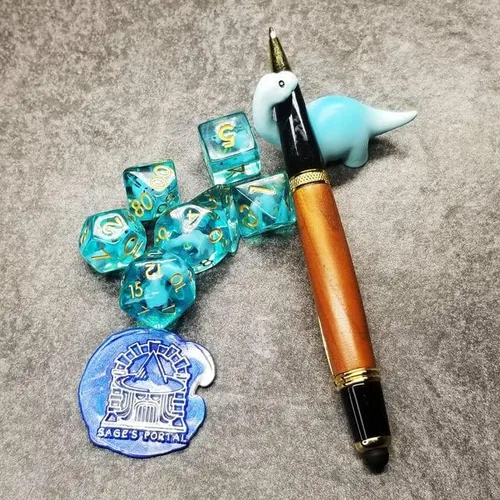 Miniatura 6 de Sage's Portal Juego de dados DND de resina para familiares de dinosaurios y reptiles, juego de dados poliédricos para Dungeons and Dragons RPG