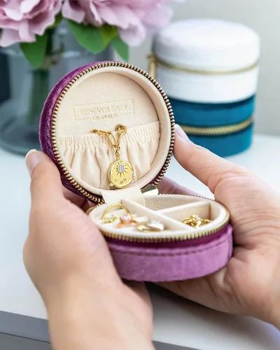 Miniatura 5 de Benevolence LA - Joyero de viaje Almacenamiento y organizador de joyas Joyero para mujer Organizador de anillos, collares y aretes con espejo
