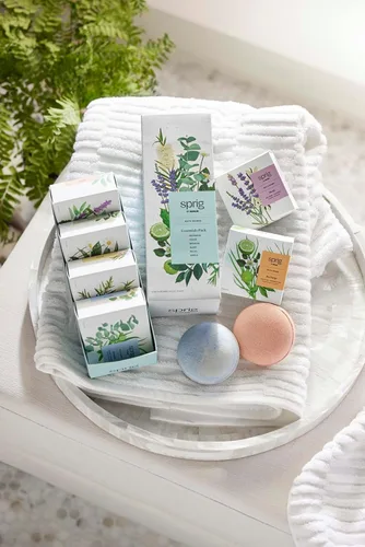 Miniatura 5 de Sprig by KOHLER - Juego de regalo de bombas de baño, hipoalergénico, fabricado con ingredientes botánicos naturales e ingredientes de primera