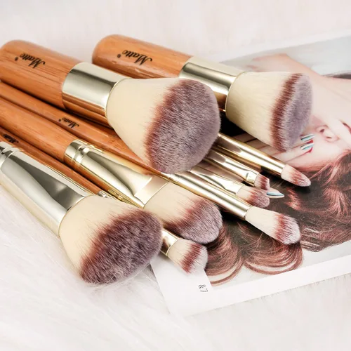 Miniatura 3 de Matto Juego de brochas de maquillaje de 9 piezas con bolsa de maquillaje de viaje