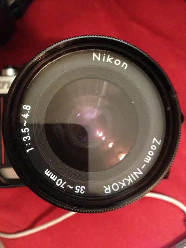 Miniatura 2 de Nikon Kit de cámara SLR FM-10 de 1.378 in con lente de zoom F3.5-4.8 de 1.378-2.756 in y estuche para cámara