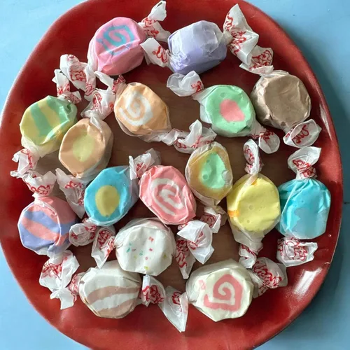 Miniatura 5 de The Candy Crave Gourmet - Caramelo de agua salada, 2.5 libras de sabores surtidos (150 piezas envueltas individualmente), Taffy Town Saltwater Taffy