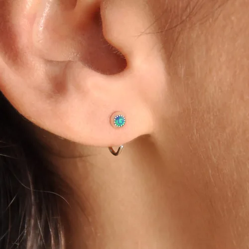 Miniatura 2 de Half Huggie - Aretes de aro de plata para mujer, aretes pequeños para cartílago, piedra natal, hipoalergénicos, con parte trasera de rosca