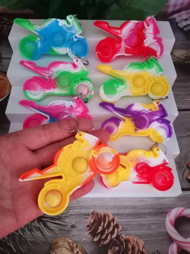 Miniatura 6 de Paquete de 24 llaveros a granel para motocicleta, regalos para niños y niñas, suministros de fiesta de cumpleaños, premio para estudiantes de verano