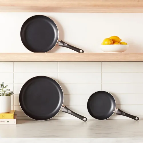 Miniatura 3 de Amazon Basics Juego de utensilios de cocina antiadherentes de 3 piezas, incluye sartén de 8 pulgadas, 10 pulgadas, 12 pulgadas, color negro