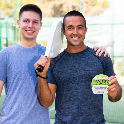 Miniatura 4 de 12 piezas de ganchillo para fiestas de tenis, pelota de tenis pequeña positiva a granel con tarjetas, regalos de equipo hechos a mano para mujeres