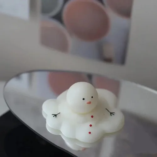 Miniatura 7 de Molde de silicona TOPYS para hacer velas con diseño de muñeco de nieve abstracto y adorable, decoración de fiesta de Navidad, forma de vela de epoxi