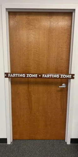 Miniatura 4 de Island Dogs Farting Zone - Rollo de cinta de precaución para fiestas, 3" x 50