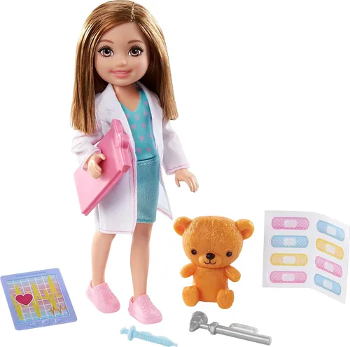 Set de juego Barbie con muñeca morena Chelsea que puede ser doctora y accesorios que incluyen una pizarra, herramientas médicas y adhesivos de